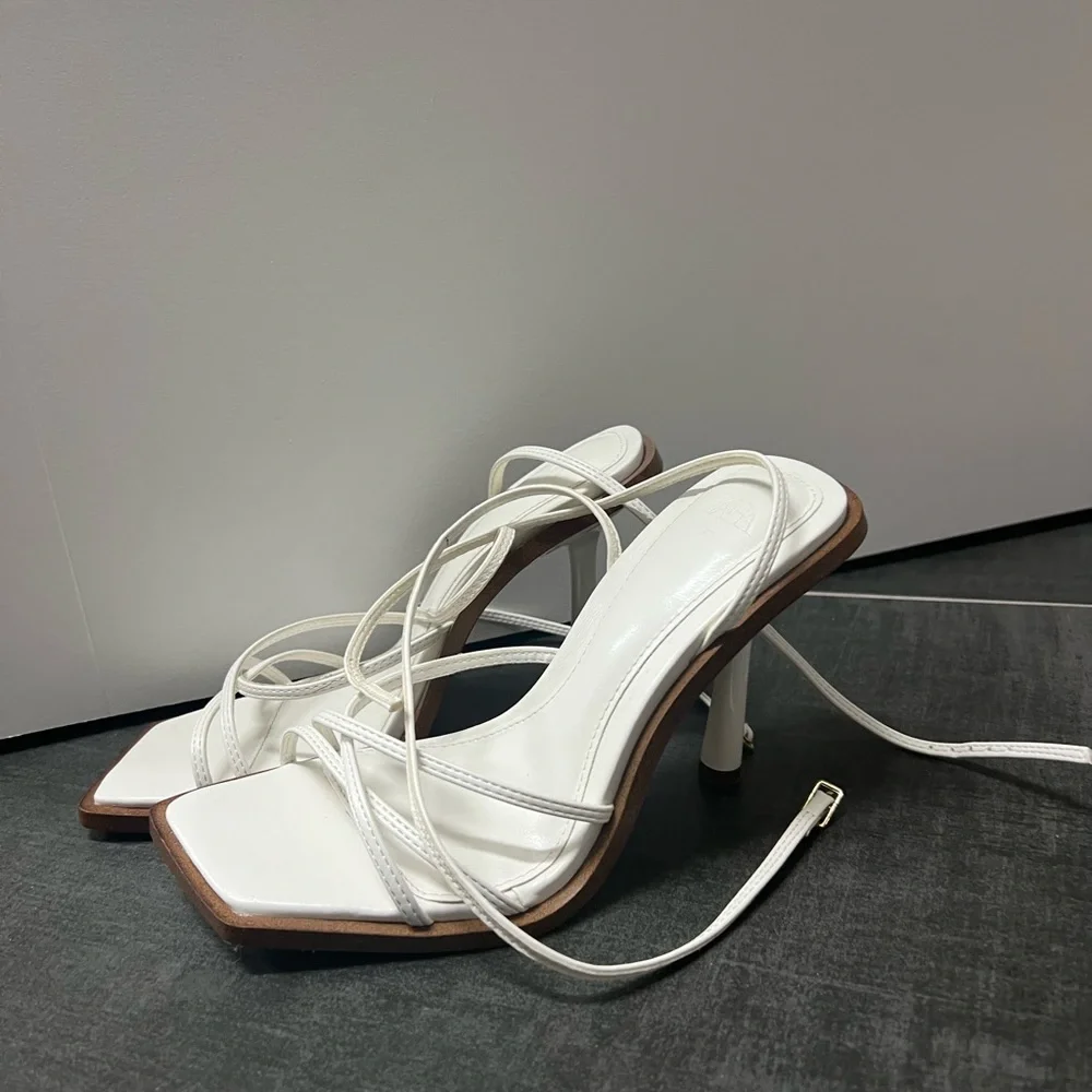 Zara strap heeled white sandals size 6.5